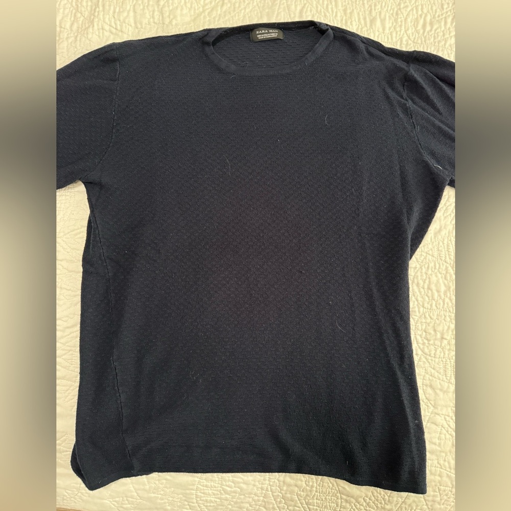 Zara Men’s long sleeve relaxed tee. Size Small.